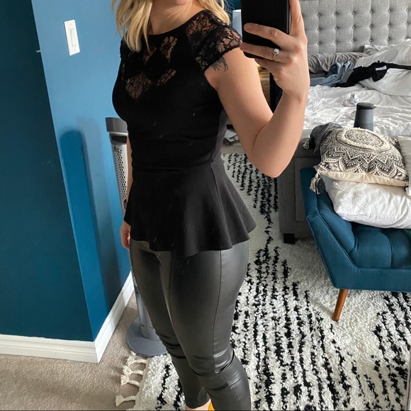 Guess black peplum top - Picture 4 of 9